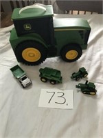 JOHN DEERE CASE & 4 TOYS