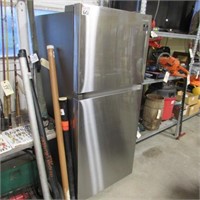 AS NEW SAMSUNG 2DR STAINLESS FRIDGE