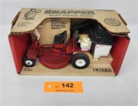 ERTL Snapper 1/12 Rear Engine Rider 1988
