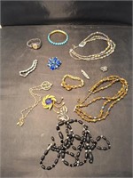 Costume Jewelry Pins And More x12