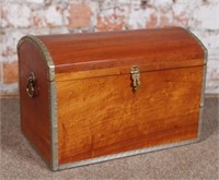A Cherry-wood Keepsakes Chest w/domed top,