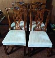 (B) Lot of 4 Wooden Dining Chairs With Cushions