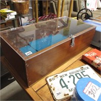 TABLE TOP DISPLAY CABINET