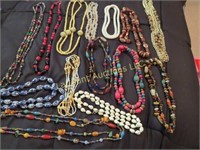 costume jewelry beaded necklaces