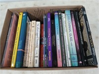 Box of assorted books on glassware, woodworking,