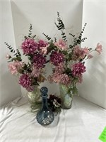 2 Vases With Artificial Flowers With A Light Up