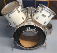 Pearl 6 piece drum kit (Shells and chain driven