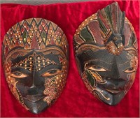 L - LOT OF 2 DECOR MASKS (G4)