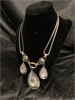 ELEGANT 2 STRAND PENDANT NECKLACE