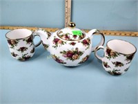 Royal Albert old country roses tea pot and 2 cups