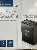 INSIGNIA CROSS CUT SHREDDER RETAIL $130