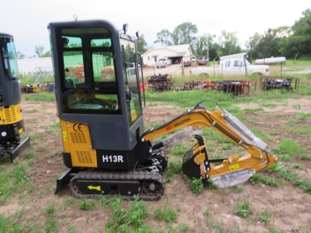 H13R Mini-Excavator