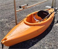 Sun Dolphin 8' Kayak w/Oar