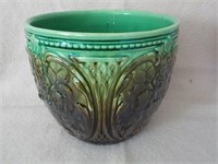 majolica style 7" jardinière crack and chip