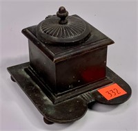 Bronze ink well, button feet, 3.75" x 3.25" base,