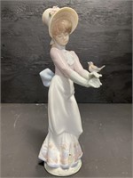 LLADRO GIRL WITH BIRD FIGURINE AS IS