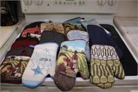 Pot holders, oven mitts