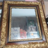 27-1/2" X 31" WOOD & GOLD GILDED MIRROR EXC. CON.