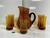 Vtg Brown/Amber Glass Pitcher 5 Juice Glasses