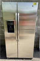 (O) General Electric Refrigerator Untested  Model