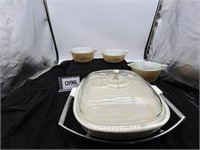 4 Pyrex Baking Dishes w/ Lids