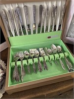 SILVERPLATE FLATWARE SET COMMUNITY MORNING ROSE