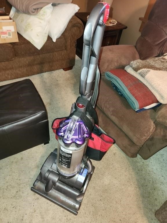 Dyson Airmuscle Vacuum Cleaner