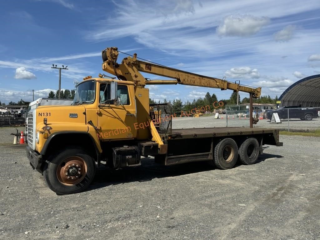 1980 Ford L8000 Boom Tuck