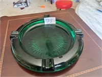 LG VINTAGE GLASS ASHTRAY