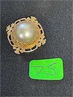 14K Pearl Pendant