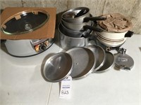 Pots & pans; West Bend 4 qt. slow cooker; vintage