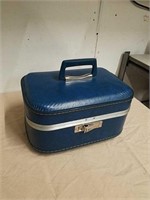 Vintage makeup travel case