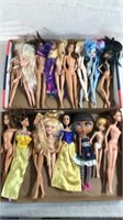 18 MONSTER HIGH & BARBIE DOLLS