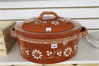 LARGE DECORATIVE CERAMIC POT WITH LID 14"X14"