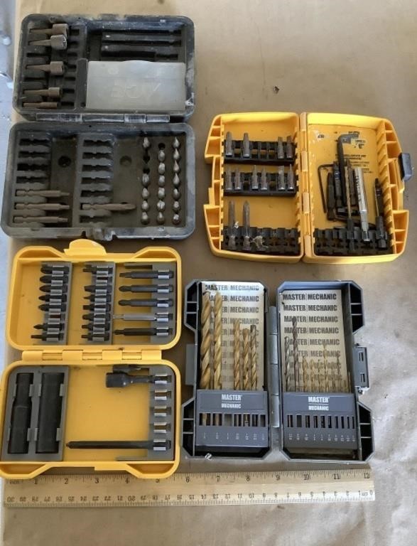 Lot of assorted bit sets