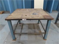 Steel Framed Timber Top Bench 1250x1250mm