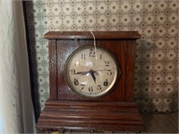 Antique Ingrahm Mantel Clock, electric