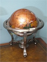 9 Inch Globe In Pivoting Stand