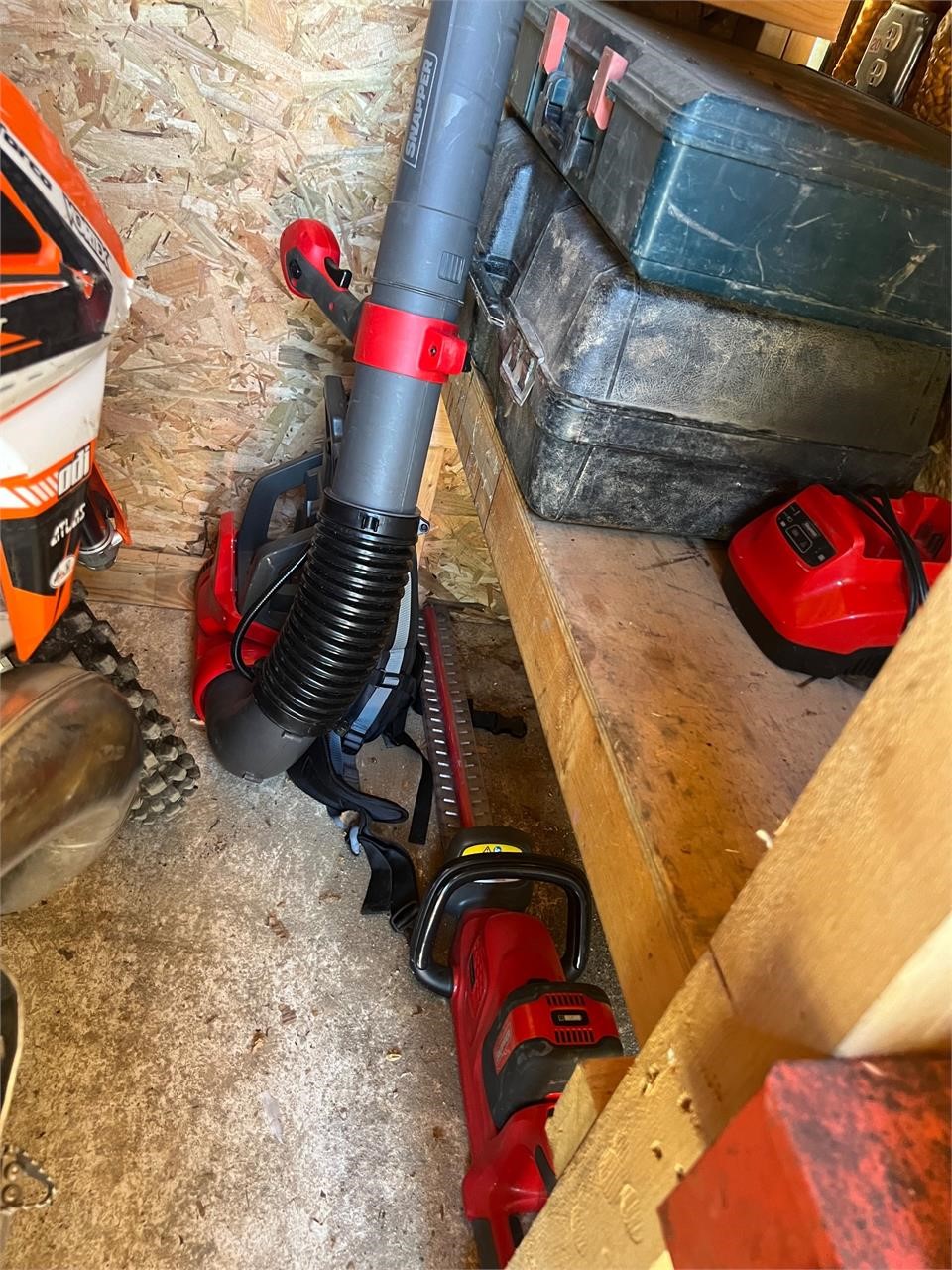 Snapper Battery Hedge Trimmer & Backpack Blower