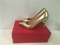 Valentino Garavani Gold Rockstud Pump Heels Sz 39