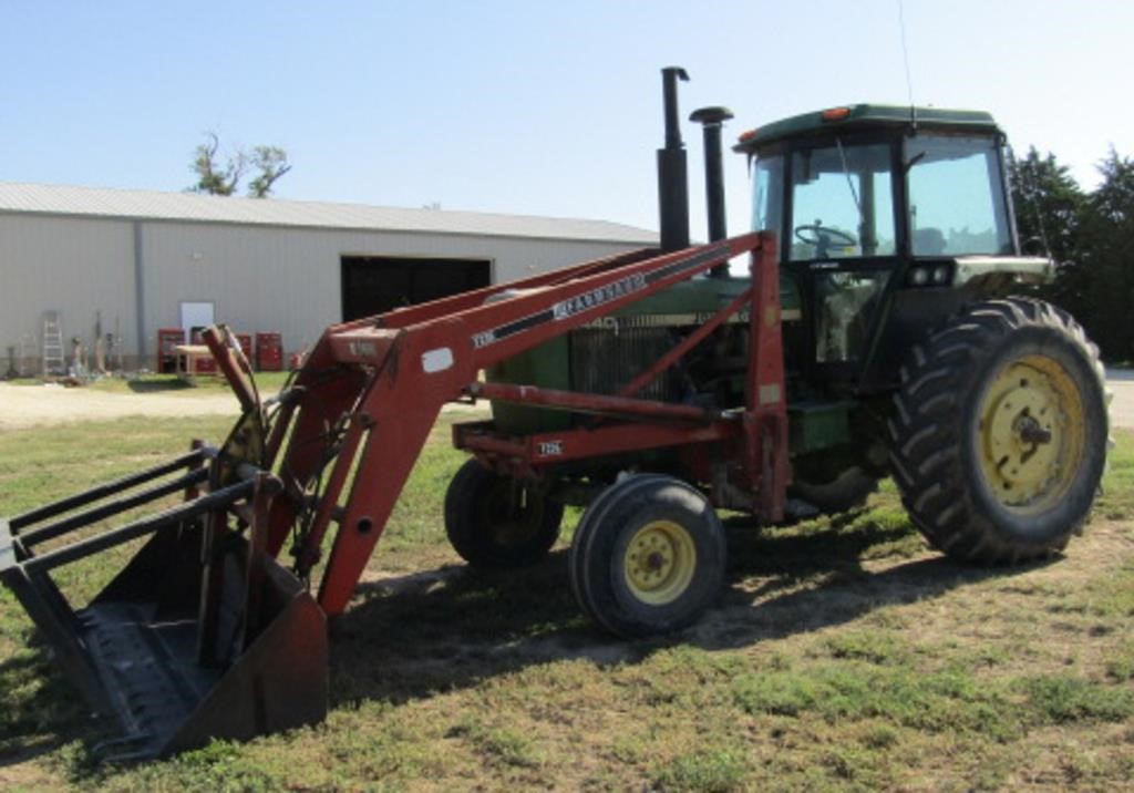 1979 John Deere 4440 w/ Farmhand 236 loader