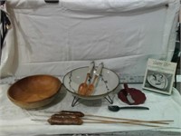 VINTAGE SALAD BOWLS, RELISH DISHES