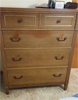 4 drawer Chester drawers matches lots 20 and 21