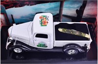 Hen & Rooster Harvester Pickup Truck w/ Knife