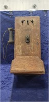 (1) Antique Telephone