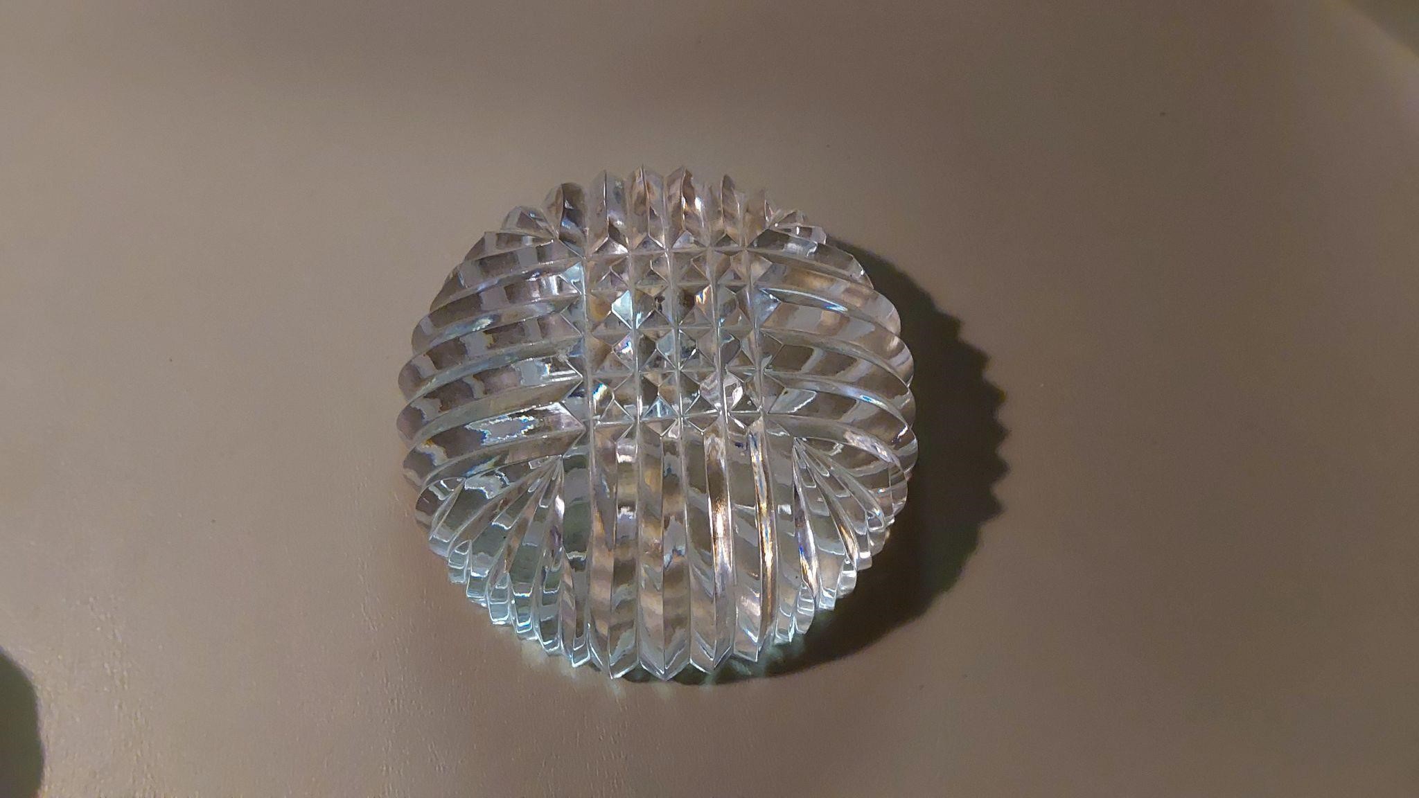 Half sphere glass paperweignt