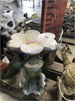 Frog/flower statue, 11.5" tall