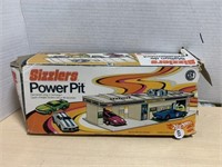 Hot Wheels Sizzlers Power Pit (in box), 1969