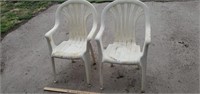 2 Stackable Plastic Garden Chairs.