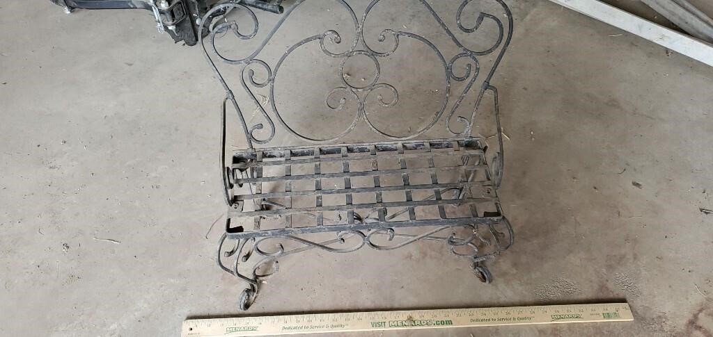 Mini Metal Garden Bench Flower Stand.